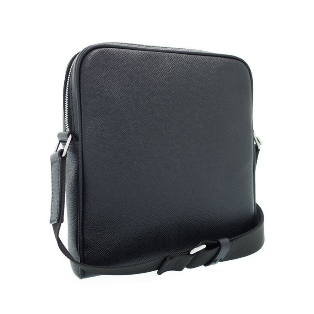 Louis Vuitton Taiga Shoulder Bag Messenger